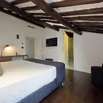 Youroom Corsini Apartment Rom